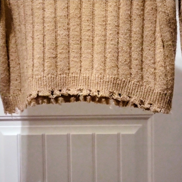 Freshman 1996 Tan L/S Frayed Sweater Size XS - Picture 3 of 6